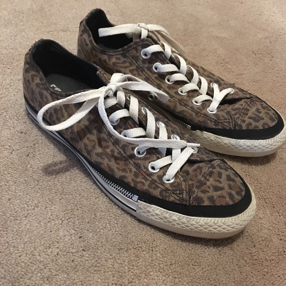 *RARE* cheetah print converse with zipper detail